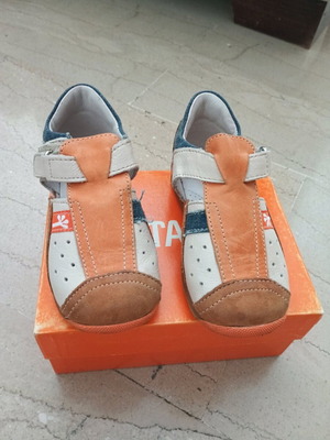 Sultanino leather shoes like new, size 23, beige orange