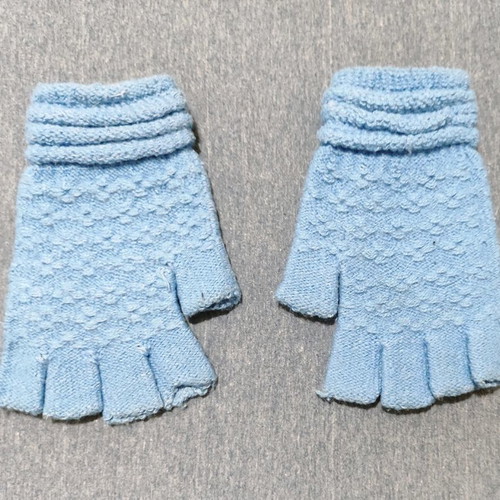 Knitted gloves without fingers used, blue