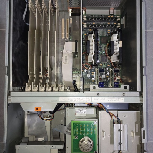 IBM Netfinity 5500 Server Rack with Dual Pentium II 400MHz