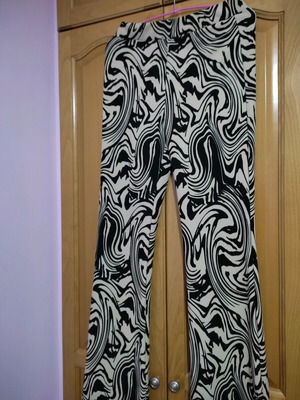 Stradivarius bell-bottom pants new, size M, black and beige