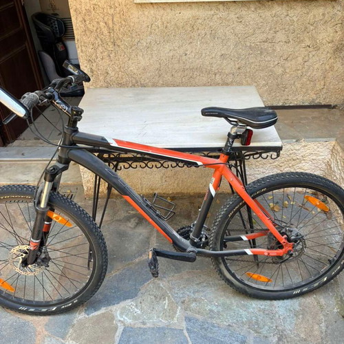 Bontrager Trek mountain bike used, disc brakes, front suspension