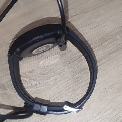 Smart watch with mobile app connection, black