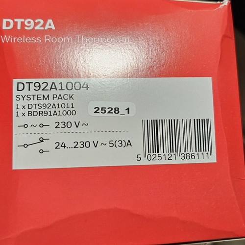 Honeywell DT92A Wireless Room Thermostat like new, brand new in box