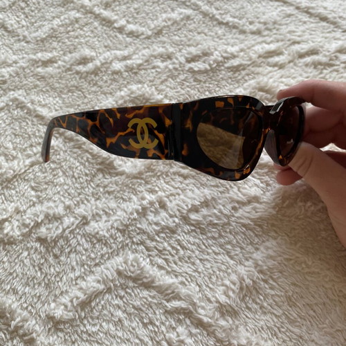 Chanel sunglasses tortoise with brown lenses like new