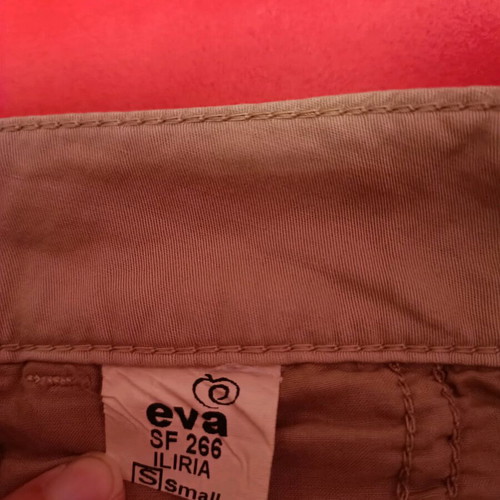 Eva skirt size S cotton with side slits and pockets like new, beige