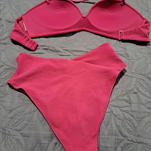 Fuchsia bikini set with embossed waffle texture size S like new