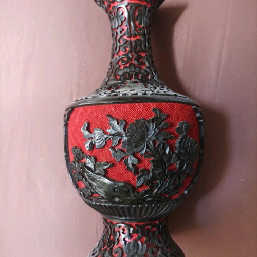 Chinese lacquer set with vase, 2 small jars and plate like new