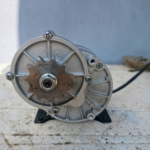 Dc motor 12 V 250 W like new