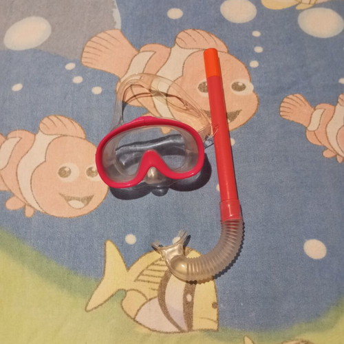 Snorkeling mask with snorkel for girl, pink, like new
