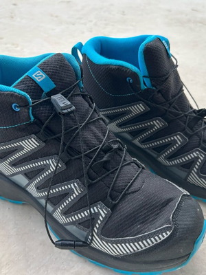 Salomon XA Pro kids shoes size 39 used for hiking and snow