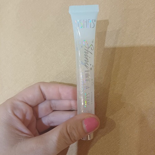 Ushas Shiny Like a Star Lip Gloss new with vitamin E and glitter