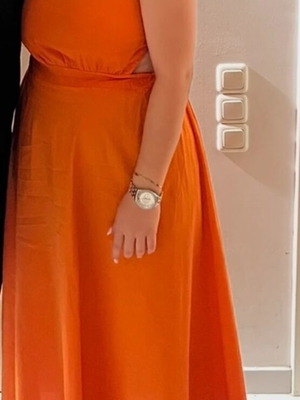 Maxi dress like new, orange, with back opening and bow by De Coro