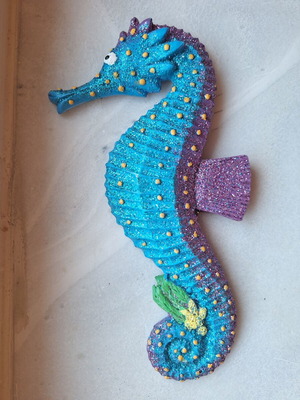 Seahorse wall hanging like new