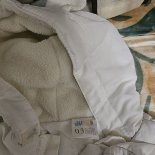Baby all-in-one jacket like new, white with bear design, up to 3 months