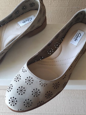 Μπαλαρίνες Clarks μέγεθος 36 μπεζ σαν καινούργιο, καλοκαιρινό