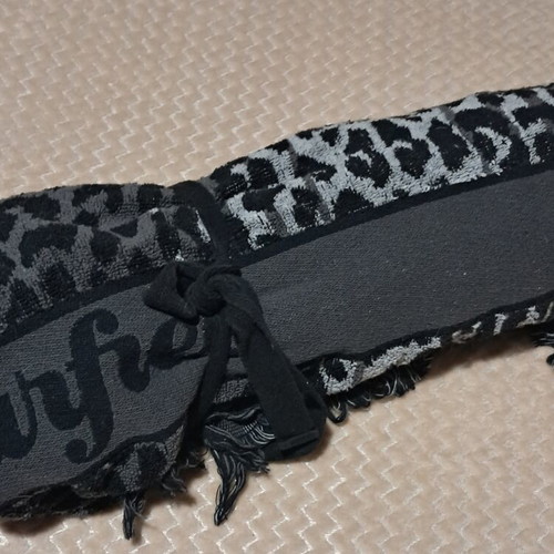 Sugar Free Towel like new
