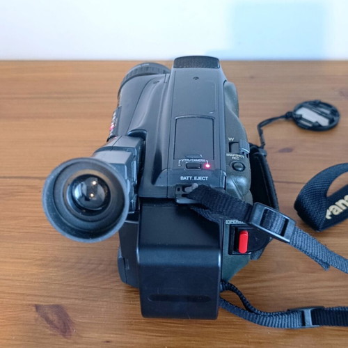 Panasonic Palmcorder NV-S85 S-VHS-C video camera used, full set