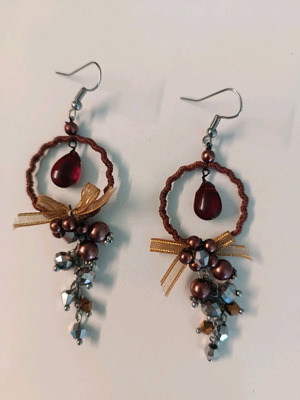 Boho hanging brown earrings like new with beads