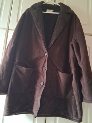 Castor brown coat like new, size XXL with fur lining
