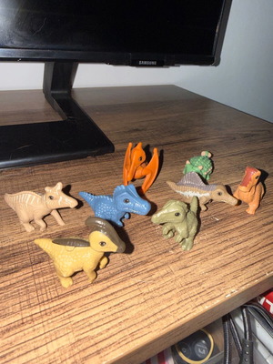 Kinder egg dinosaur figures, pack of 8