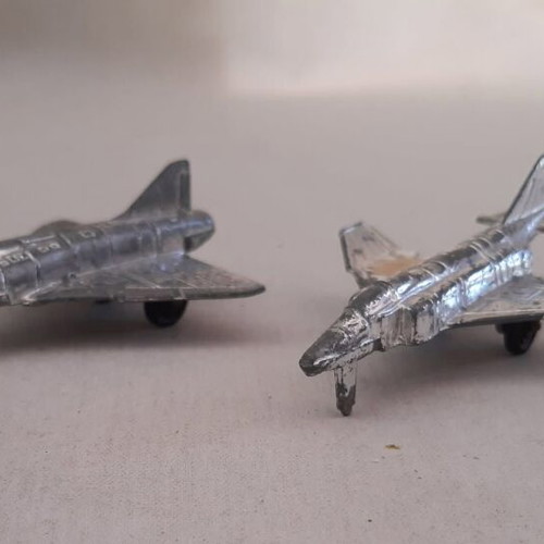 Diecast fighter planes used, set of 2
