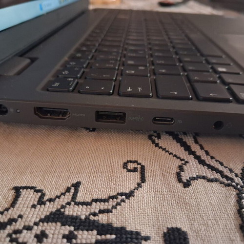 Dell Latitude 3540 laptop like new, 13th gen, 16GB RAM, 256GB SSD