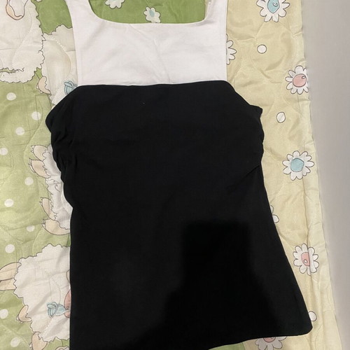 Sleeveless blouse like new, black and white, sizes S and M