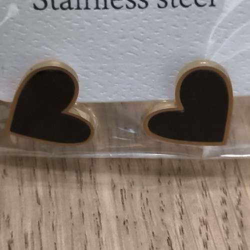 Minimal heart earrings black with gold new