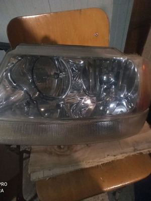 Left headlight Grand Cherokee used