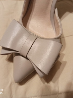 Γόβες καινούργιες 37 νούμερο σε απαλό γκρι χρώμα