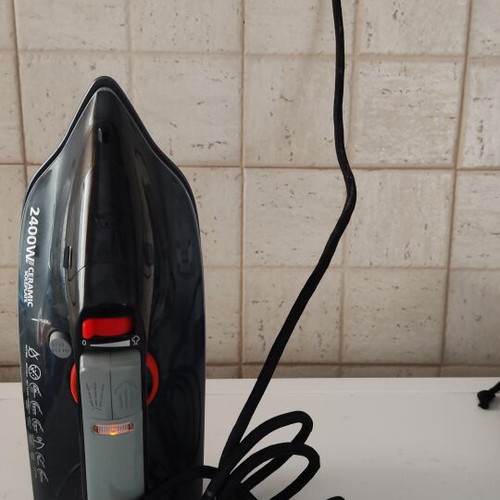 Clothes Iron like new