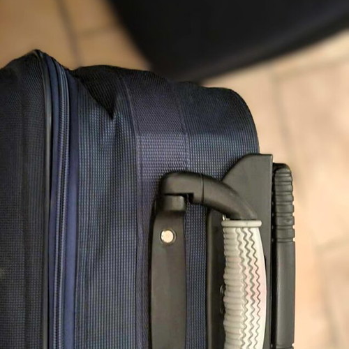 Suitcase set dark blue like new, three sizes travel