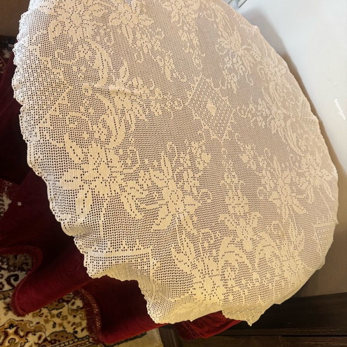 Hand-Knitted Tablecloth like new, large oval white