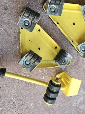Furniture moving tools used, 2 corners and rod