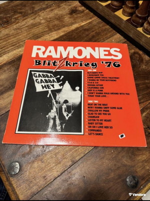 Ramones Blitzkrieg 76 record used, rock