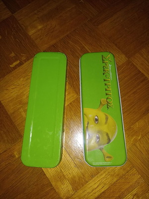 Shrek the Third metal pencil case green like new