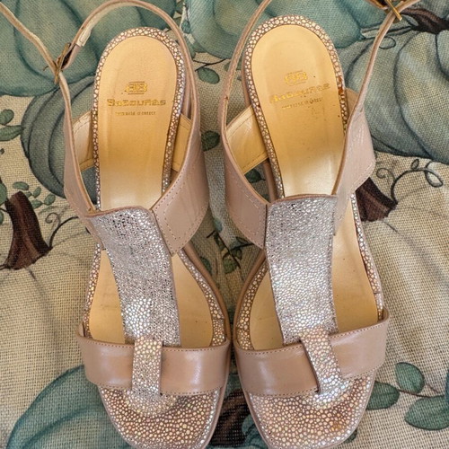 Vavoulas leather sandals like new, size 38, beige