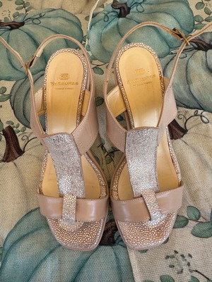 Vavoulas leather sandals like new, size 38, beige