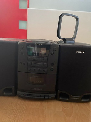 Sony PMC-212 Mini HiFi stereo system used, radio works