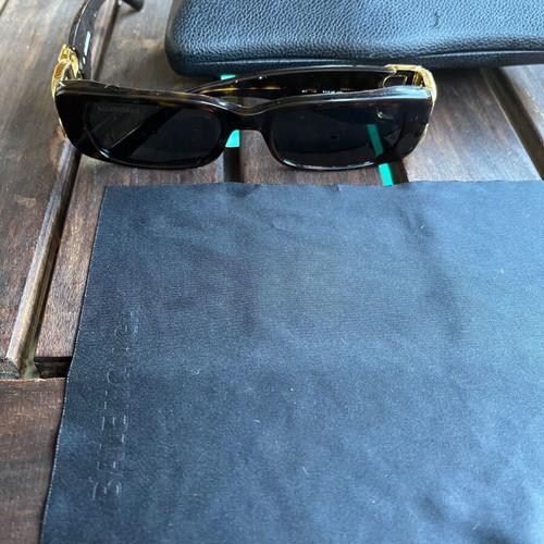 Balenciaga Limited Edition sunglasses like new with animal print