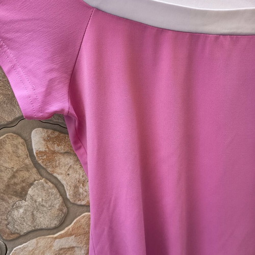 2-in-1-tee medium like new, elastic cool fabric