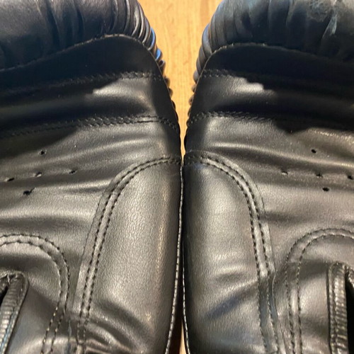 Boxing gloves size 8 like new