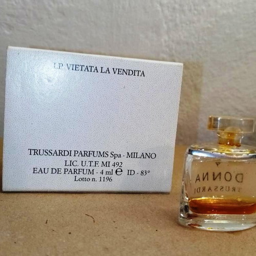 Donna Trussardi Eau de Parfum used, vintage collectible 4 ml