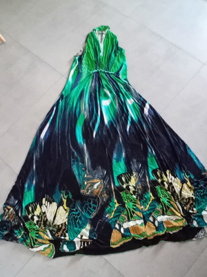 Maxi dress Must with butterfly print like new, halter neck, colorful