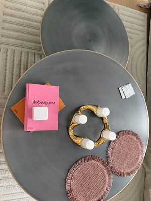 Chehoma Calgary metal round coffee tables set of 2 like new