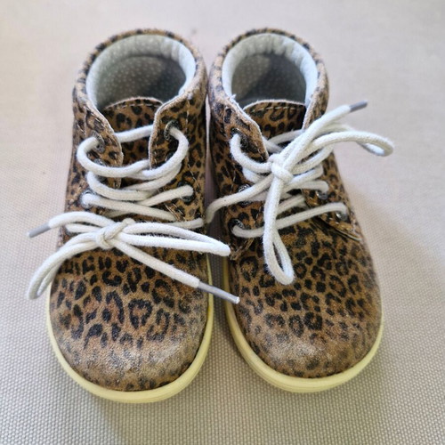 Kickers girls short boots size 22 used, brown and black
