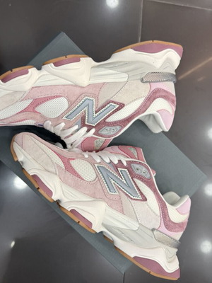 New Balance pink sneakers size 40