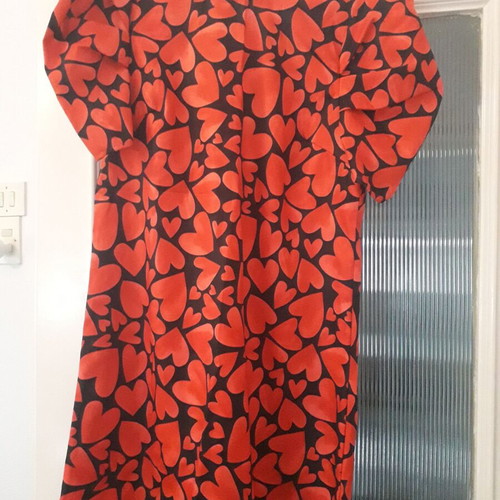 Box Now Dress new, size S with puff sleeves and V back