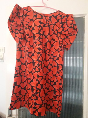 Box Now Dress new, size S with puff sleeves and V back