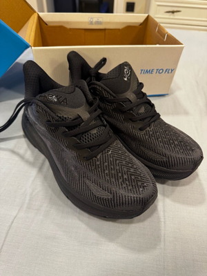 Παπούτσια Hoka Clifton 9 αθλητικά καινούργια, μέγεθος 42, μαύρα